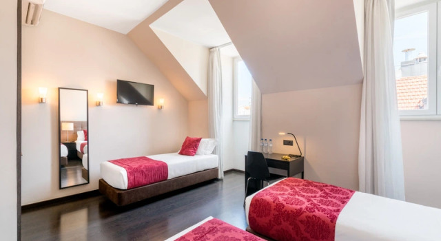 Трёхместный номер Executive с балконом Rossio Garden Hotel