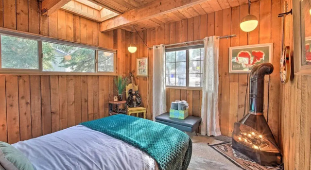 Cabin Vacation Rental: 4 Mi to Lake Arrowhead