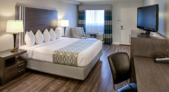 Номер Best Western Naperville Inn