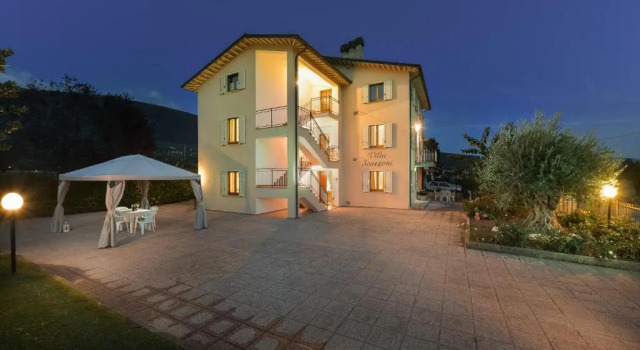 Deluxe lejlighed Villa Scarponi