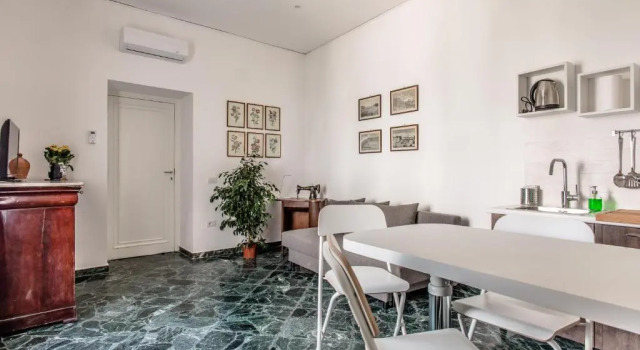 La casa di Eugenio, Buchen Sie Hotel Lungomare Caracciolo Neapel