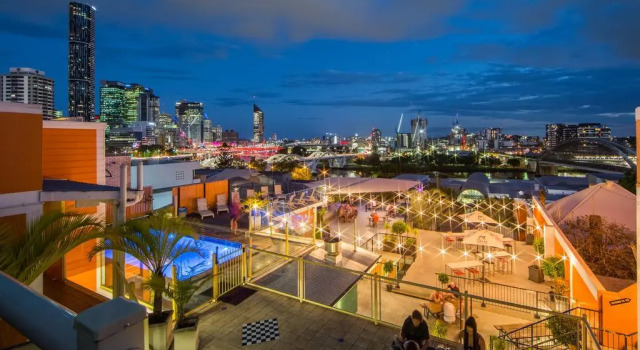 Wesley Art Studio Paint And Stay Plus Tour Hostel, Забронировать Хостел Хостелы Брисбна, рядом с Wheel of Brisbane, Хостел