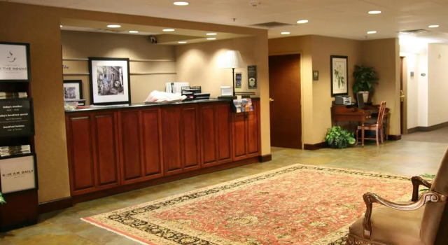 Номер Standard Spark by Hilton Lafayette