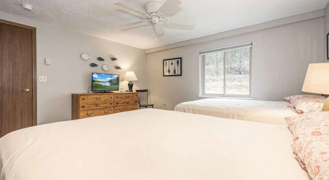Cub House by Taylor Made Deep Creek, Buchen Sie Ferienhaus Hotels in Maryland mit Parkplatz, Parkplätze