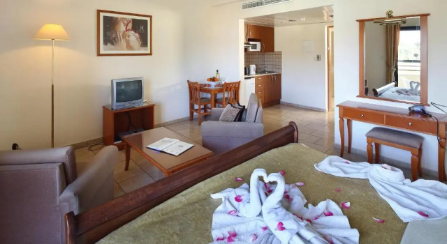 Студия Panareti Coral Bay Villas