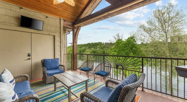 Номер Standard Penthouse Eagle View for 12!