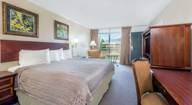 Двухместный номер Standard Howard Johnson Burlington