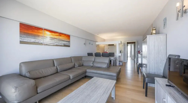 Charming Apartment With sea View and Parking Space, Prenota Appartamento Hotel a Flanders con parcheggio, Parcheggio