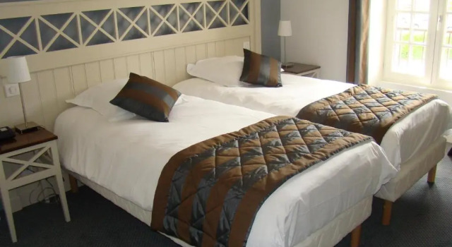 Двухместный номер Comfort Logis Hotel, restaurant et spa Le Relais De Broceliande