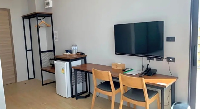 Двухместный номер Standard с видом на бассейн Atom Phuket Hotel