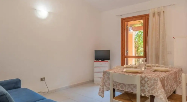 Апартаменты с 3 комнатами с балконом Outstanding Residenze Gallura 2 Bedroom Sleeps With Child