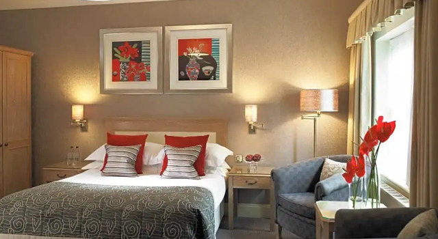 Номер Executive Norfolk Royale Hotel