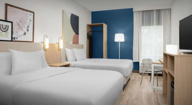 Четырёхместный номер Standard Spark by Hilton Tampa Brandon