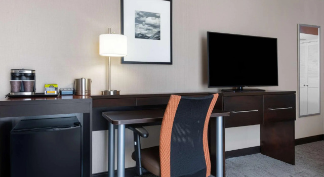 Двухместный номер Standard DoubleTree by Hilton Denver Cherry Creek, CO