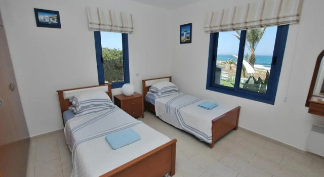 Kymmates Beach Front Villas, Réserver Hôtel Kissonerga Paphos, près de Kotsias Beach