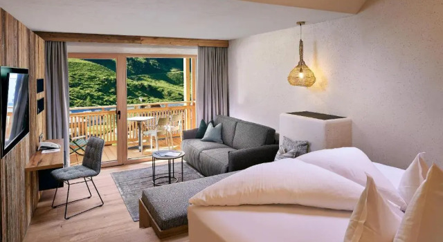 Полулюкс Hotel Berghof Crystal Spa & Sports