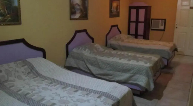 Standaard Driepersoonskamer Backpacker Inn