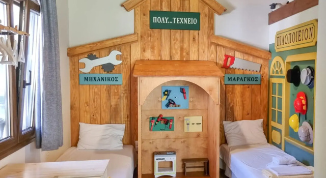 Ninemia Stay and Play, Book Guesthouse Hotels in Central Greece with Parking, Parking