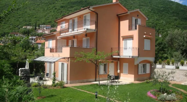 Apartments Mogorović, Забронировать Апартаменты/квартира Мошченичка-Драга Приморско-Горанская жупания