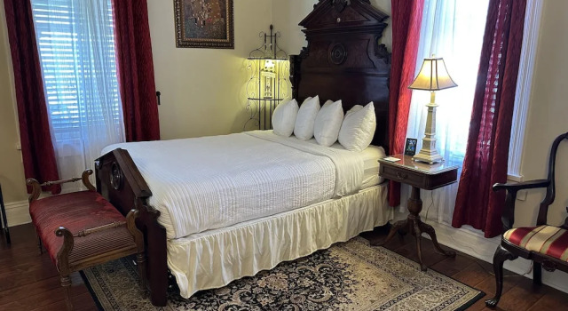 Коттедж Luxury El Amador Inn Downtown Tucson