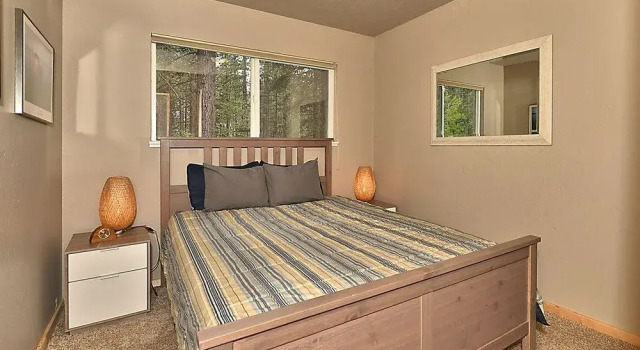 3BR 2BA Heavenly Chalet by RedAwning, Забронировать Шале Саут-Лейк-Тахо South Lake Tahoe Area, рядом с Канатная дорога Эриал-Трамвей