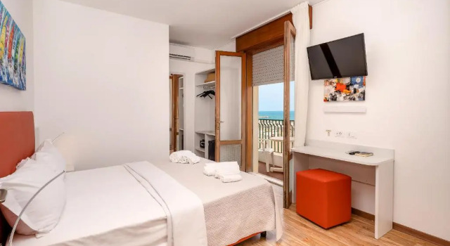 Двухместный номер Standard с балконом и с видом на море Hotel Royal Garnì