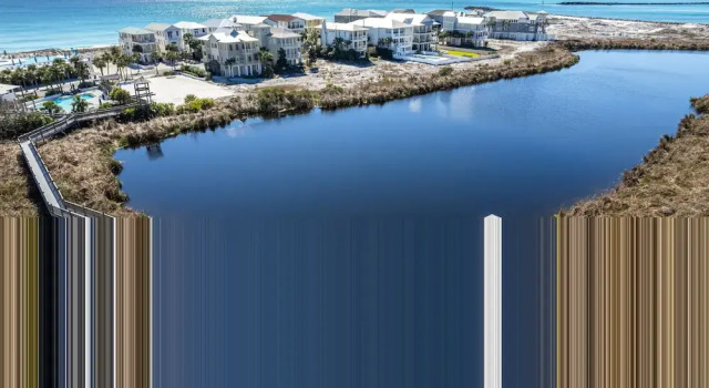 Коттедж с 5 комнатами Seabreeze 5 Bedroom Home by RedAwning