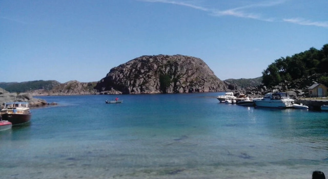 Amazing Home in Lyngdal With 3 Bedrooms, Reserva ahora Hotel Hoteles en Southern Norway con aparcamiento, Aparcamiento