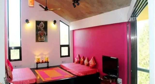 Om Kairos, Prenota Hotel Arambol 