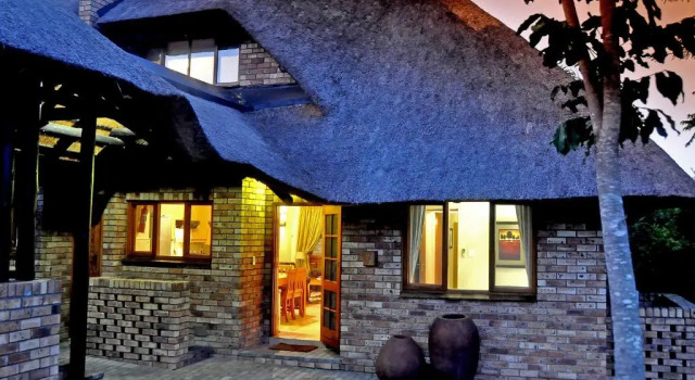 Legend Safaris 257A - in Kruger Park Lodge, Забронировать Отель Отели Хейзивью 4 звезды, рядом с Kruger Park Lodge Golf Club, 4*