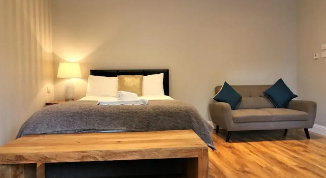 Апартаменты Linden Cottage Room 1 - Airdrie