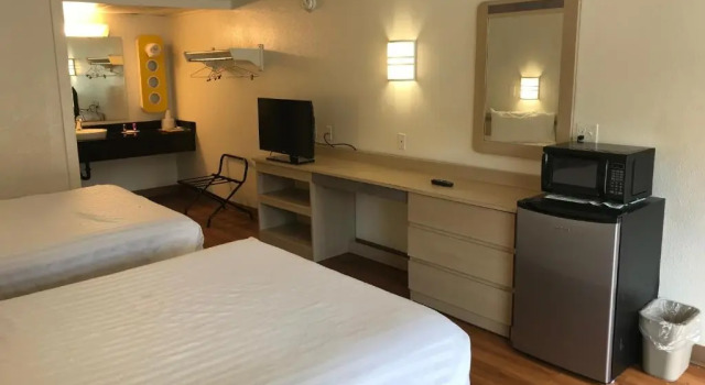 Двухместный номер Standard Travelodge by Wyndham Fayetteville