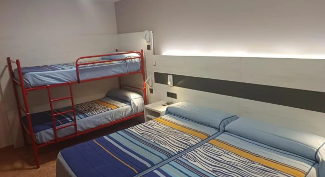 Четырёхместный номер Standard Hostal Restaurante El Castillo