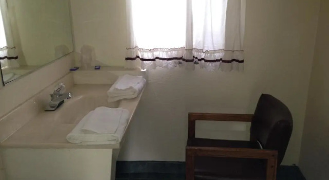 Четырёхместный номер Standard Discovery Inn Vallejo I 80 Near Napa CA