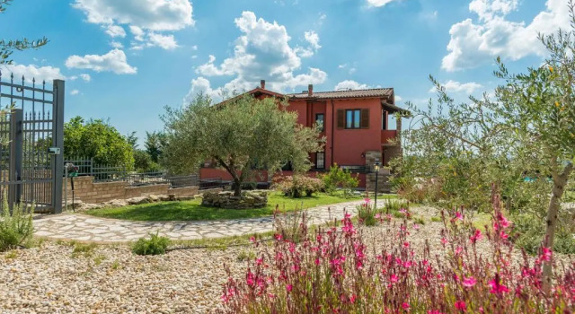Вилла Casale La Desdemona