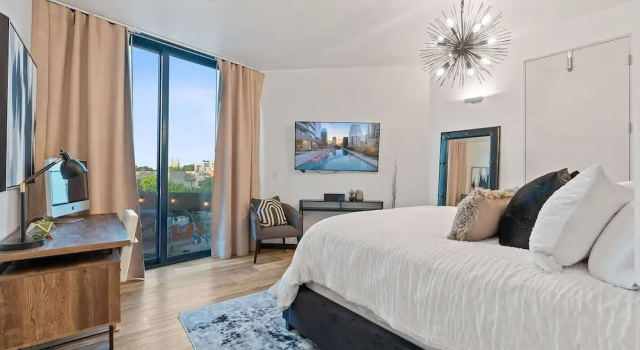 Номер Deluxe с 2 комнатами с видом на город 2BR Designer Condo East Downtown Austin