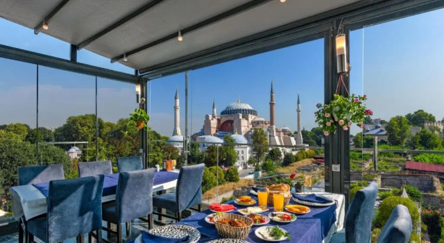Семейный номер Standard с балконом и с видом на море Aristocrat Hotel