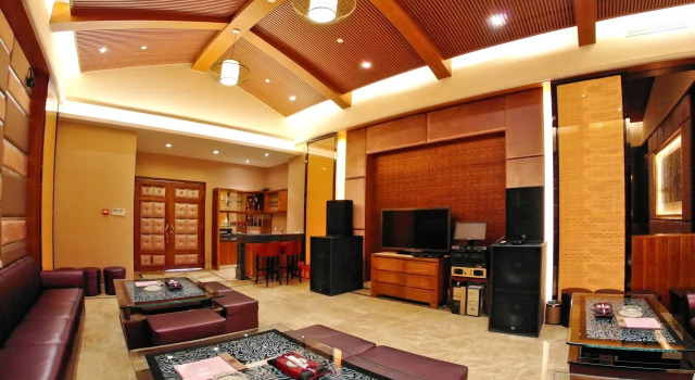 Zhongshan Hot Spring Resort, Boek Resort Hotels in Guangdong met parkeren, Parkeren