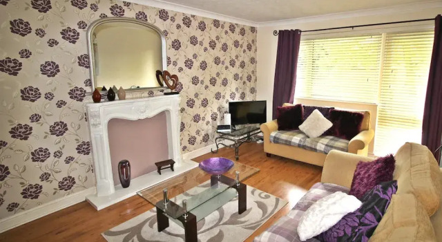 Balcony Apartment - Spacious 2 Large Beds, Varaa Huoneisto Asunnot kohteessa Merseyside, Huoneisto