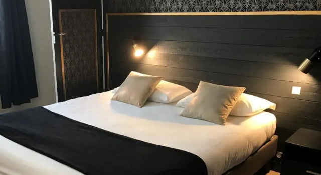 Трёхместный номер Standard The Originals Boutique, Hôtel Victoria, Châtelaillon-Plage