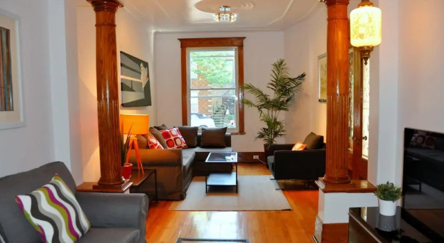 Le Laurier Cottage by HomeInMontreal, Book Vacation Home Villas in Montreal, Villa