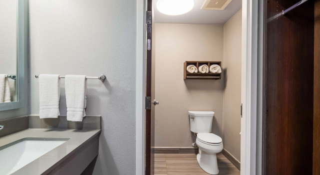 Четырёхместный номер Standard Best Western Town Center Inn