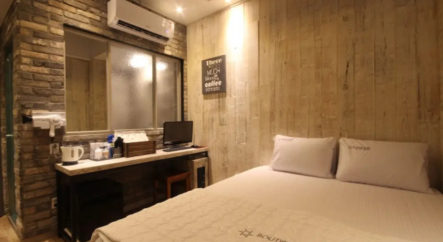 Camera Deluxe Boutique Hotel May