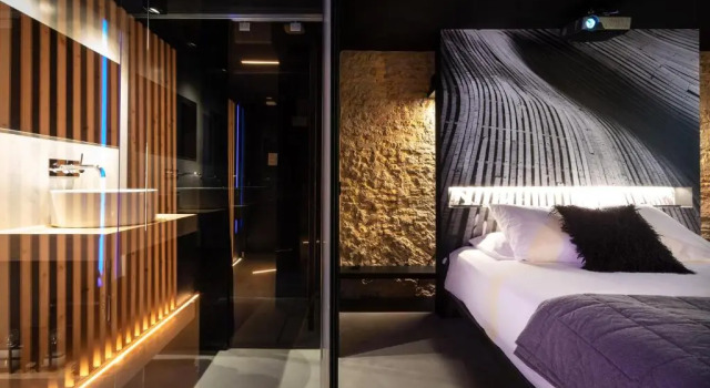 The Black Boutique -- Turistea Suites, Забронировать Хостел Отели Сарагосы с парковкой, рядом с Парафия Сан-Мигель-де-лос-Наваррос, Парковка
