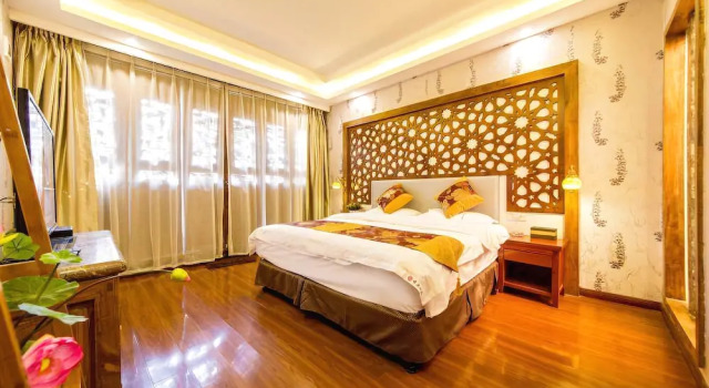 Chujian Lijiang Boutique Inn, Забронировать Бутик-отель Лицзян Юньнань, рядом с Улица Сквер-стрит Древнего города Даянь