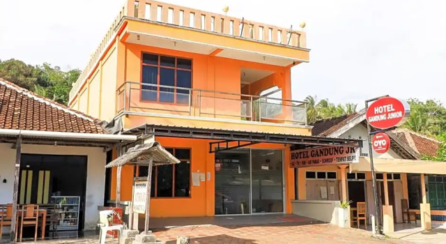 OYO 90034 Hotel Gandung Yunior, Book Hotel Parangtritis Yogyakarta Province