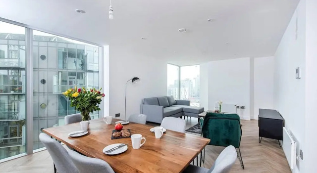 Gorgeous 3BR Apartment in the heart of Manchester