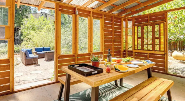 Коттедж Wine Country Cottage in Historic Fiddletown!