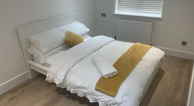 Cozy London Home With Three Bedrooms, Boek Vakantiehuis Vakantiehuizen in Merseyside, Cottage