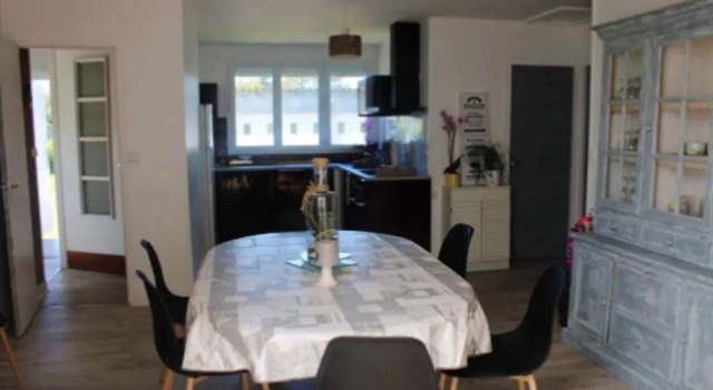 Maison de 3 chambres avec jardin clos et wifi a Denneville, Book Hotel Hotels in Port-Bail-sur-Mer with Parking, Parking